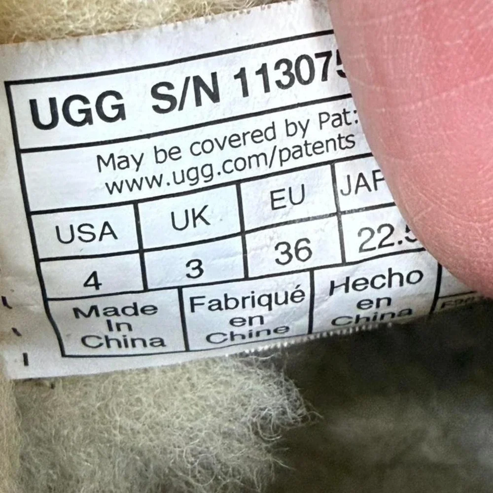 UGG Classic Ultra Mini Boots 🤎 Women's Size‎ 4